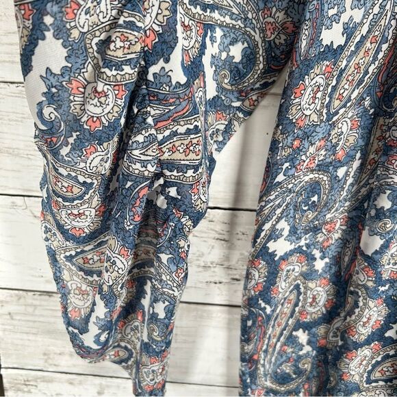 Jeans by Buffalo Smock Front And Back With Ruffle Angel Sleeves Blue Paisley L - Picture 4 of 6